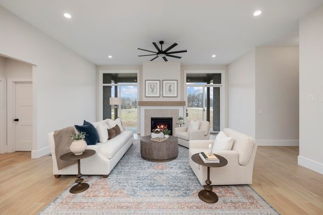 4141 E Vintage Point Drive, Rogersville, MO 65742