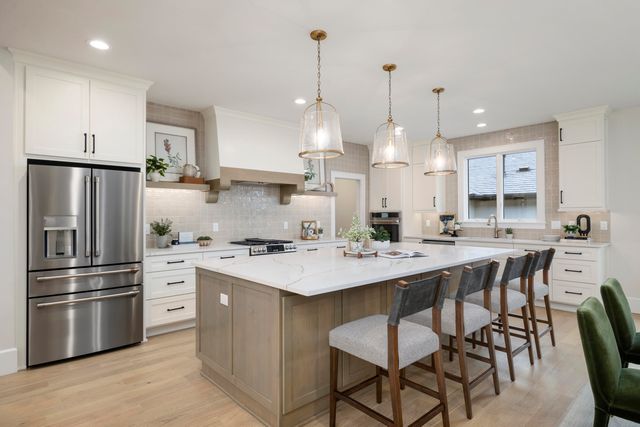 4141 E Vintage Point Drive, Rogersville, MO 65742
