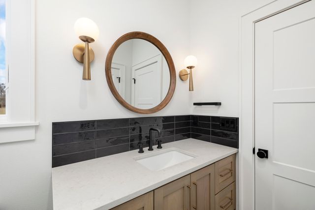 4141 E Vintage Point Drive, Rogersville, MO 65742