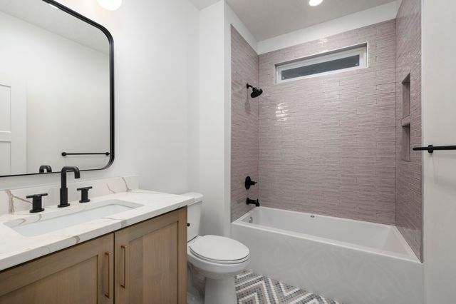4141 E Vintage Point Drive, Rogersville, MO 65742