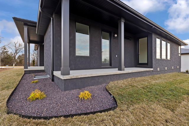 4141 E Vintage Point Drive, Rogersville, MO 65742