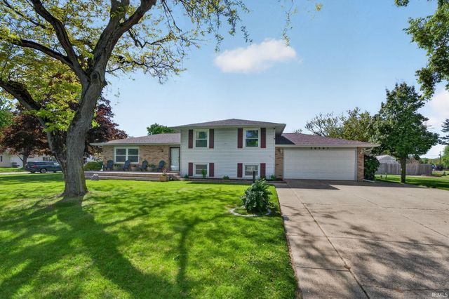 56563 Pinecrest Drive, Elkhart, IN 46516