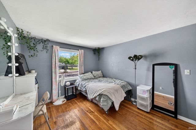 56563 Pinecrest Drive, Elkhart, IN 46516
