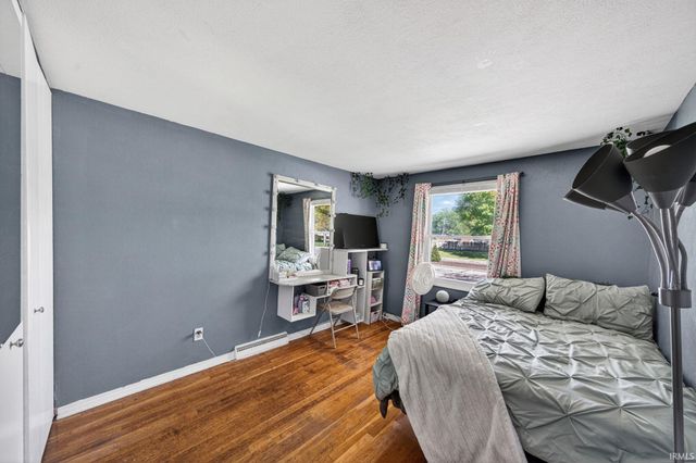 56563 Pinecrest Drive, Elkhart, IN 46516
