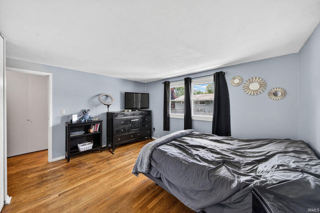 56563 Pinecrest Drive, Elkhart, IN 46516