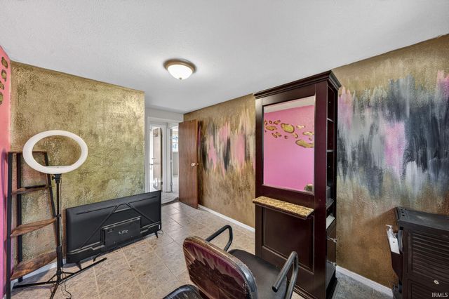 56563 Pinecrest Drive, Elkhart, IN 46516