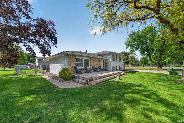 56563 Pinecrest Drive, Elkhart, IN 46516