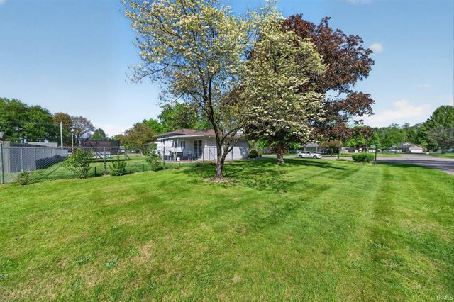 56563 Pinecrest Drive, Elkhart, IN 46516