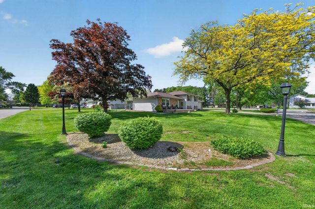 56563 Pinecrest Drive, Elkhart, IN 46516