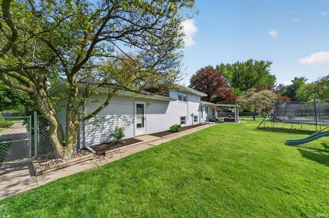 56563 Pinecrest Drive, Elkhart, IN 46516