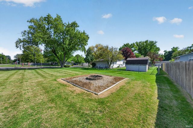 56563 Pinecrest Drive, Elkhart, IN 46516