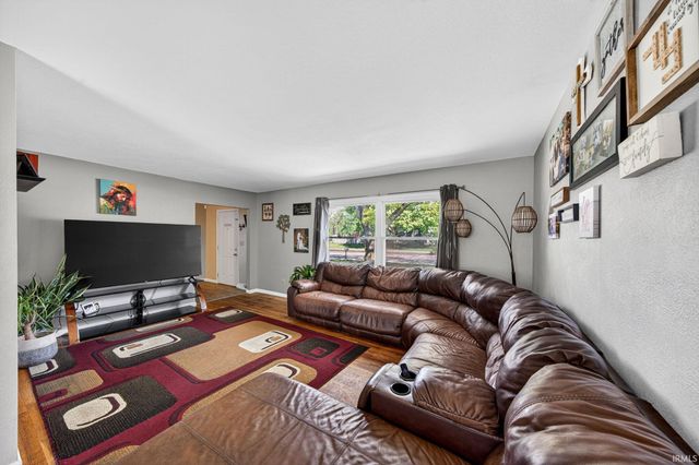56563 Pinecrest Drive, Elkhart, IN 46516