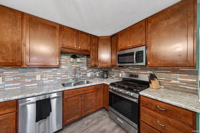 56563 Pinecrest Drive, Elkhart, IN 46516