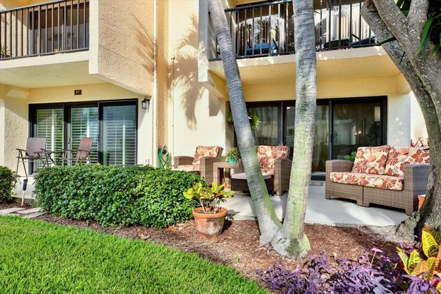 7530 SUNSHINE SKYWAY LANE S P7, St Petersburg, FL 33711