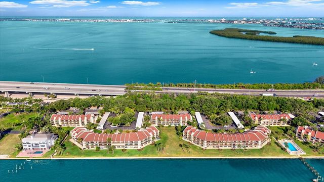 7530 SUNSHINE SKYWAY LANE S P7, St Petersburg, FL 33711