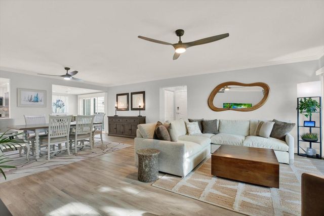 7530 SUNSHINE SKYWAY LANE S P7, St Petersburg, FL 33711