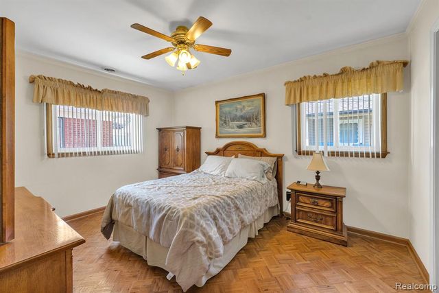 5725 Burger Street, Dearborn Heights, MI 48127