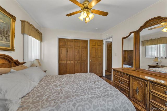 5725 Burger Street, Dearborn Heights, MI 48127
