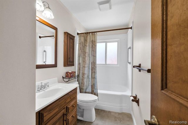 5725 Burger Street, Dearborn Heights, MI 48127