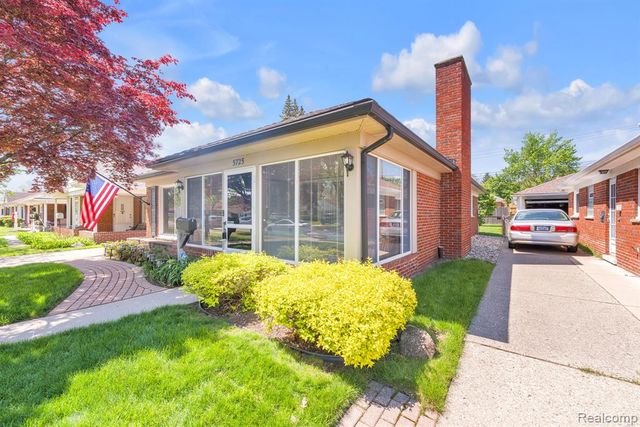 5725 Burger Street, Dearborn Heights, MI 48127