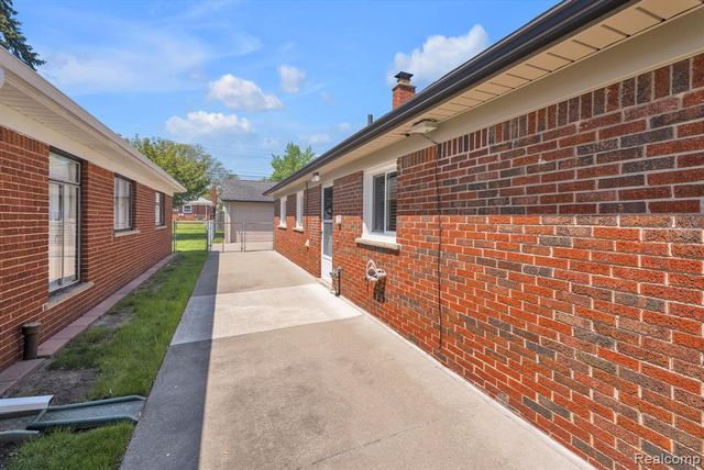 5725 Burger Street, Dearborn Heights, MI 48127