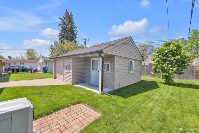 5725 Burger Street, Dearborn Heights, MI 48127