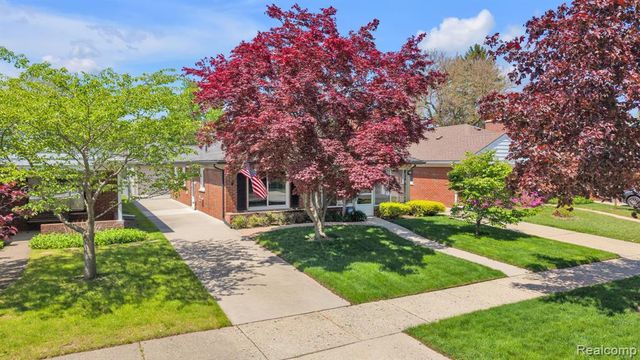 5725 Burger Street, Dearborn Heights, MI 48127