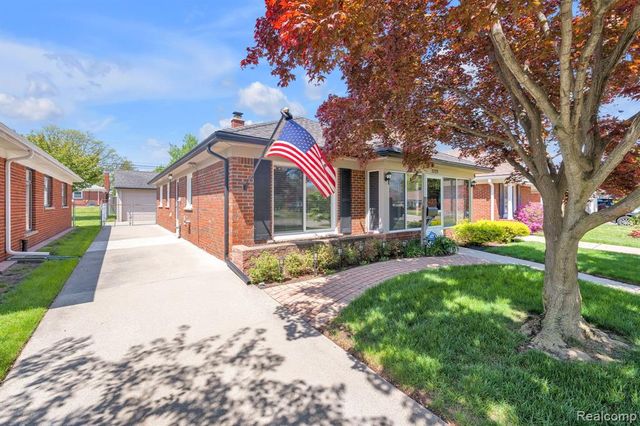 5725 Burger Street, Dearborn Heights, MI 48127