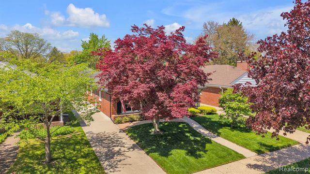 5725 Burger Street, Dearborn Heights, MI 48127