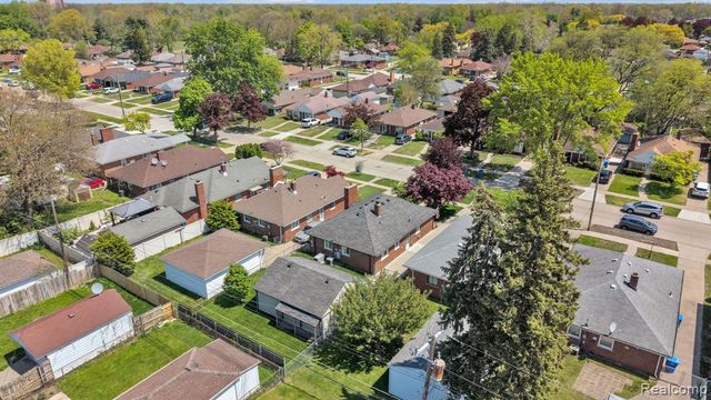 5725 Burger Street, Dearborn Heights, MI 48127