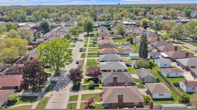 5725 Burger Street, Dearborn Heights, MI 48127