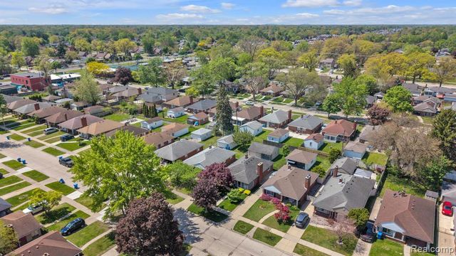 5725 Burger Street, Dearborn Heights, MI 48127