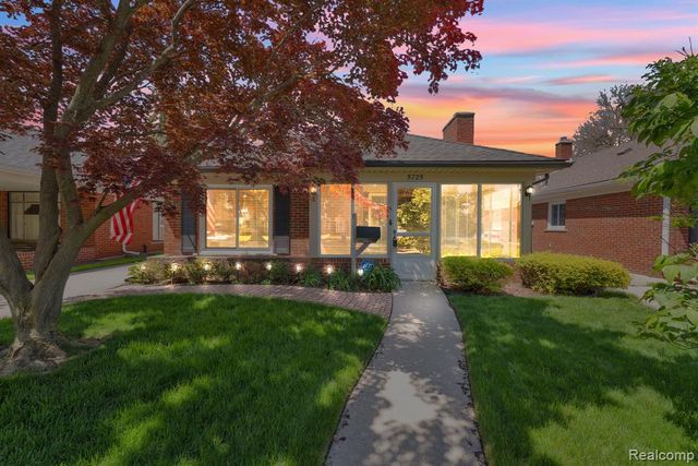 5725 Burger Street, Dearborn Heights, MI 48127