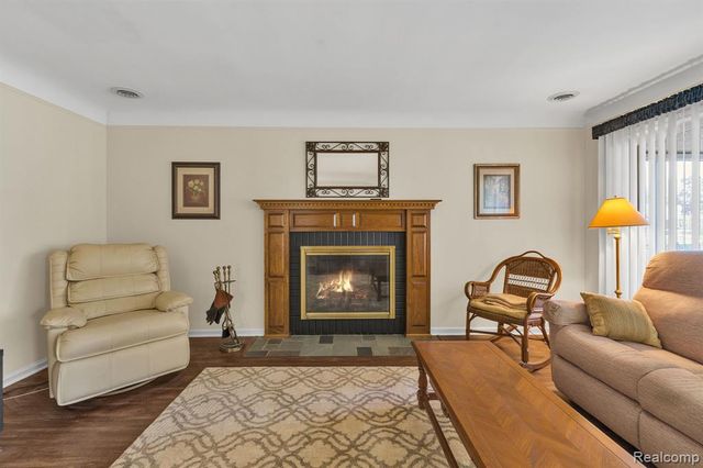 5725 Burger Street, Dearborn Heights, MI 48127