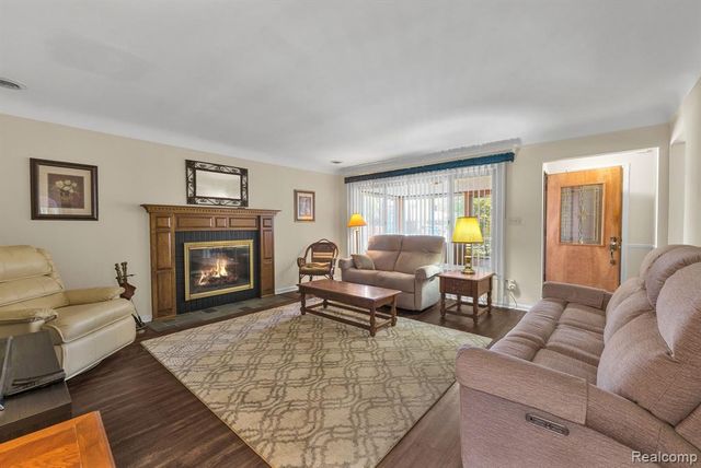 5725 Burger Street, Dearborn Heights, MI 48127