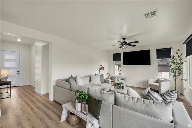 3182 E FUCHSIA DR, St. George, UT 84790