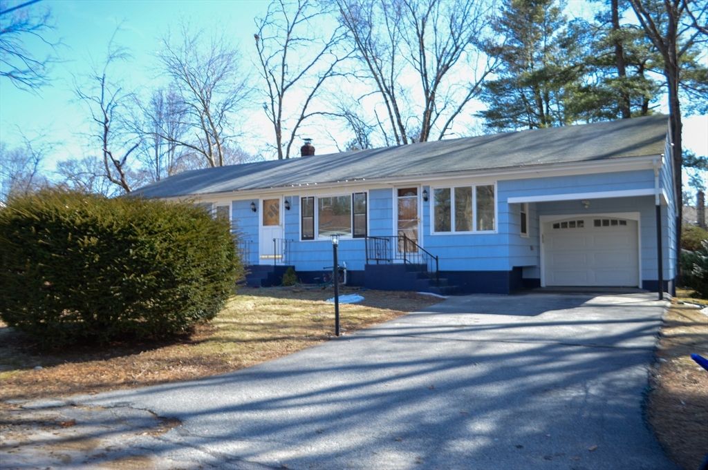 40 Flora Road, Attleboro, MA 02703