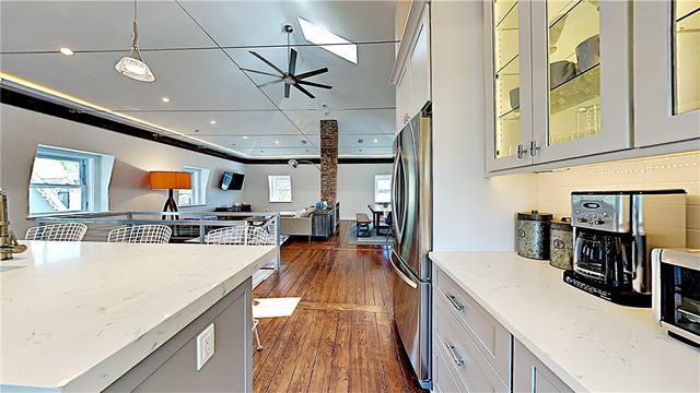 21 School Street 4, Newport, RI 02840