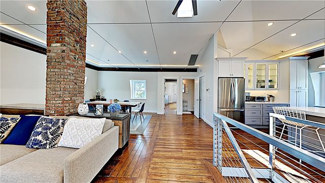 21 School Street 4, Newport, RI 02840
