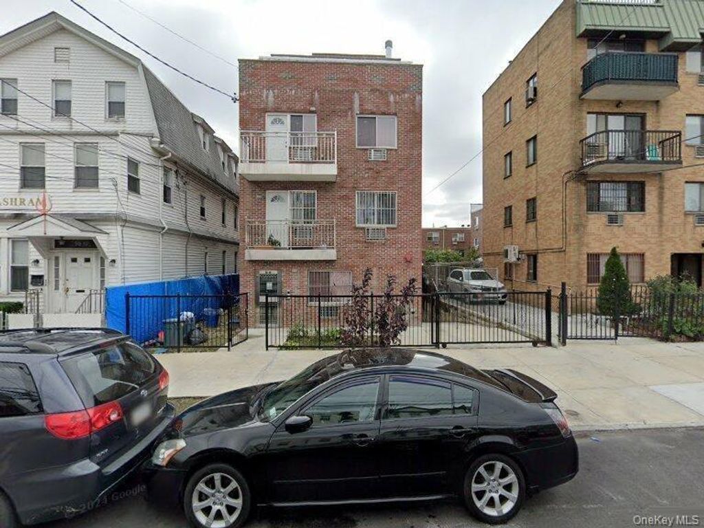 90-14 51st Avenue 2A, Elmhurst, NY 11373