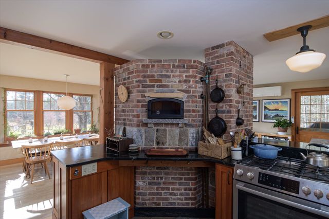 135 Fred Houghton Road, Putney, VT 05346