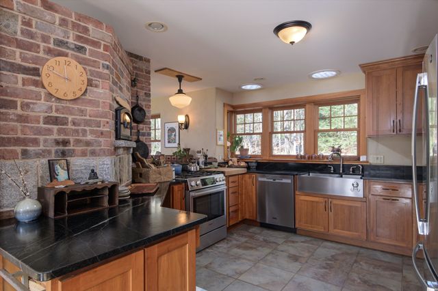 135 Fred Houghton Road, Putney, VT 05346