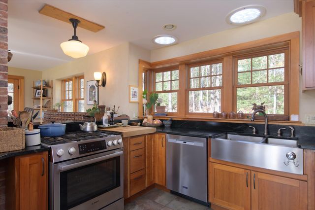 135 Fred Houghton Road, Putney, VT 05346