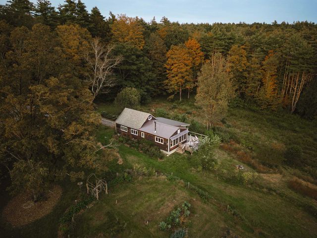 135 Fred Houghton Road, Putney, VT 05346