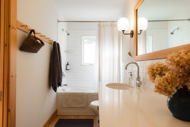 135 Fred Houghton Road, Putney, VT 05346