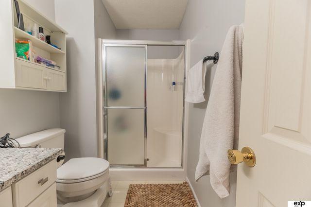 7212 S 176th Street, Omaha, NE 68136