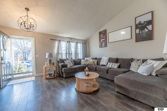 7212 S 176th Street, Omaha, NE 68136