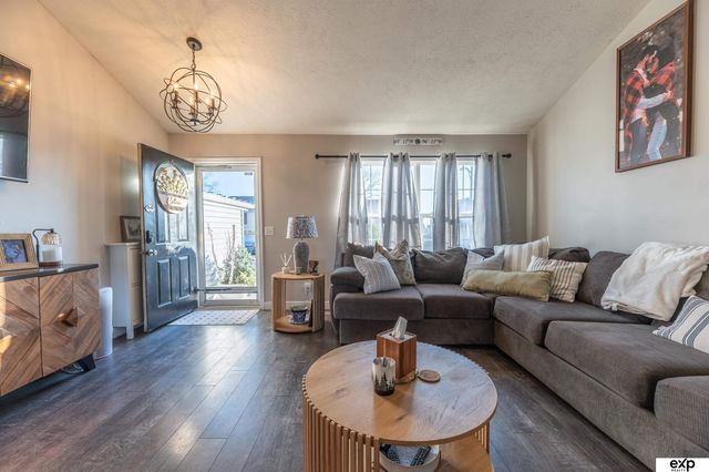 7212 S 176th Street, Omaha, NE 68136