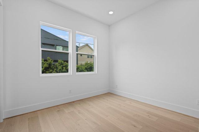 4305 Floyd Street A, Houston, TX 77007