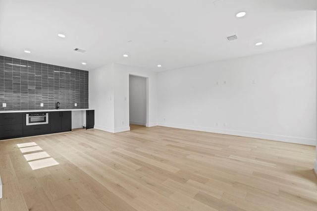 4305 Floyd Street A, Houston, TX 77007